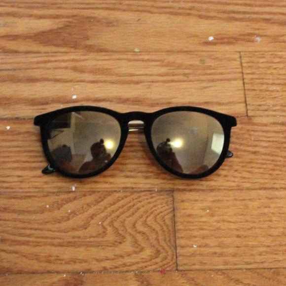 Accessories - Sale 📖✏️☀️ Velvet Cat Eye Sunglasses